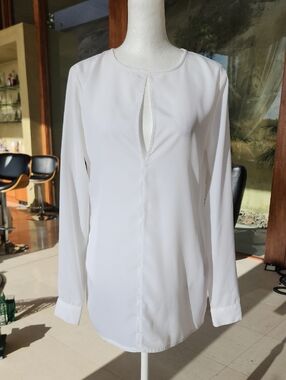 White Keyhole Long-Sleeve Women's Top